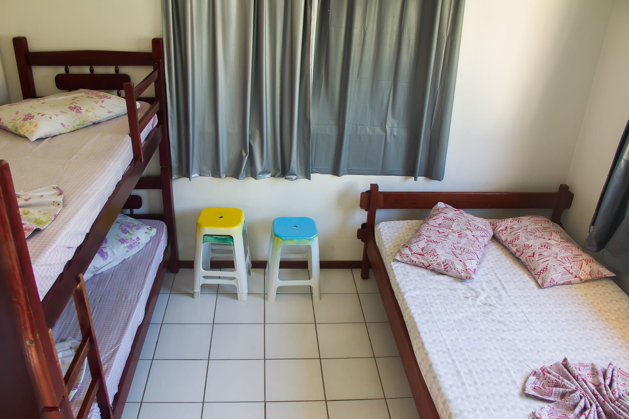 Quarto Quádruplo com beliche e cama de casal