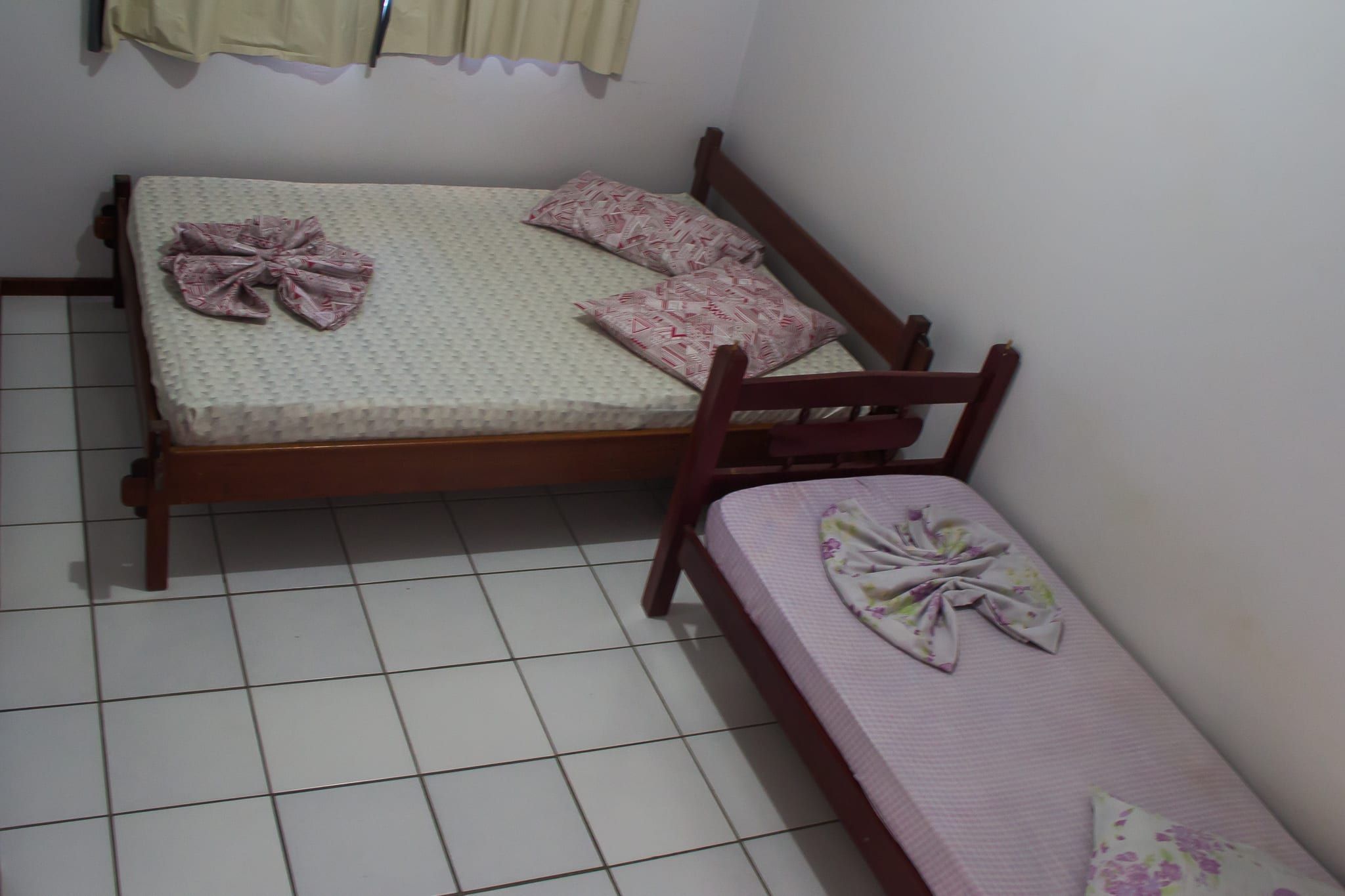 Quarto Triplo com cama de casal e cama de solteiro